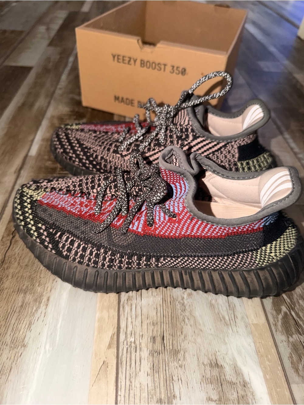 YEEZY BOOST 350 WOMEN - Picture 2 of 4